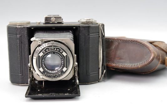 Kodak Duo 620 Folding Camera – 75mm f/4.5 Kodak Anastigmat Lens