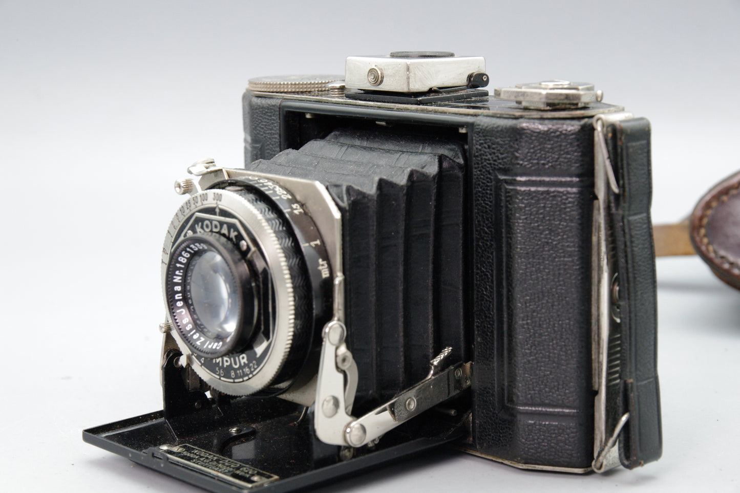 Kodak Duo 620 Folding Camera – 75mm f/4.5 Kodak Anastigmat Lens