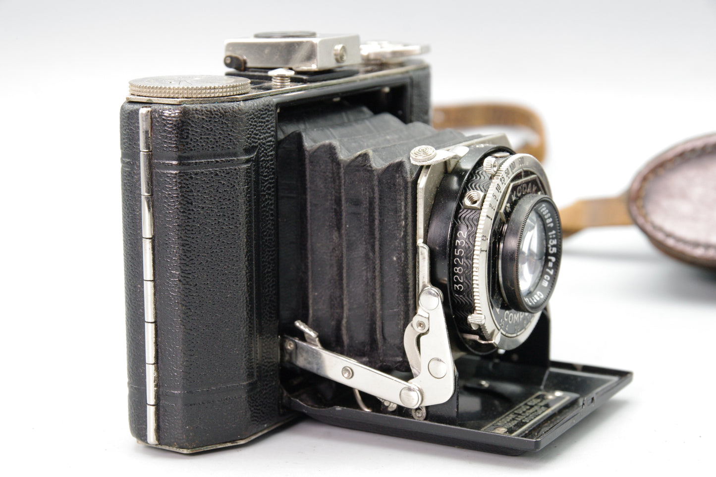 Kodak Duo 620 Folding Camera – 75mm f/4.5 Kodak Anastigmat Lens