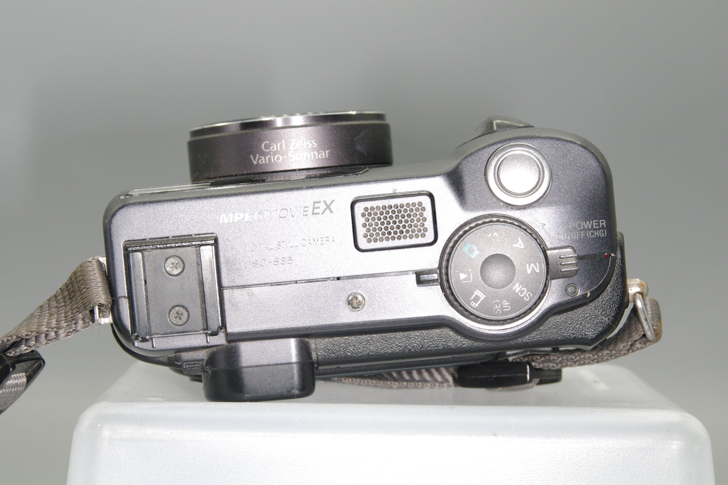 Sony Cybershot DSC-S85 4.1MP Compact Digital Camera