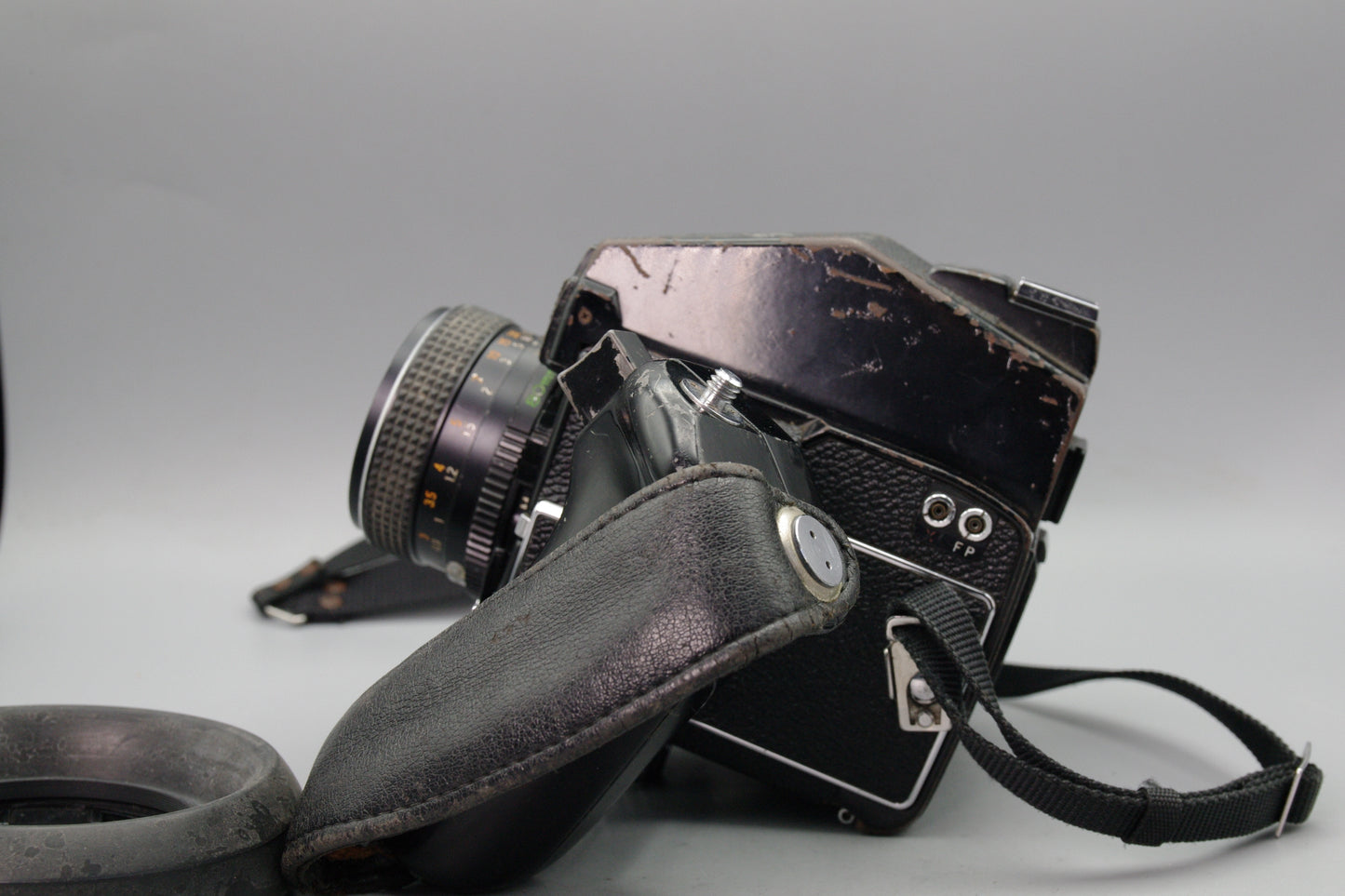 Mamiya M645 1000s with 80mm f/2.8, Grip and Metered Prism – Faults Listed
