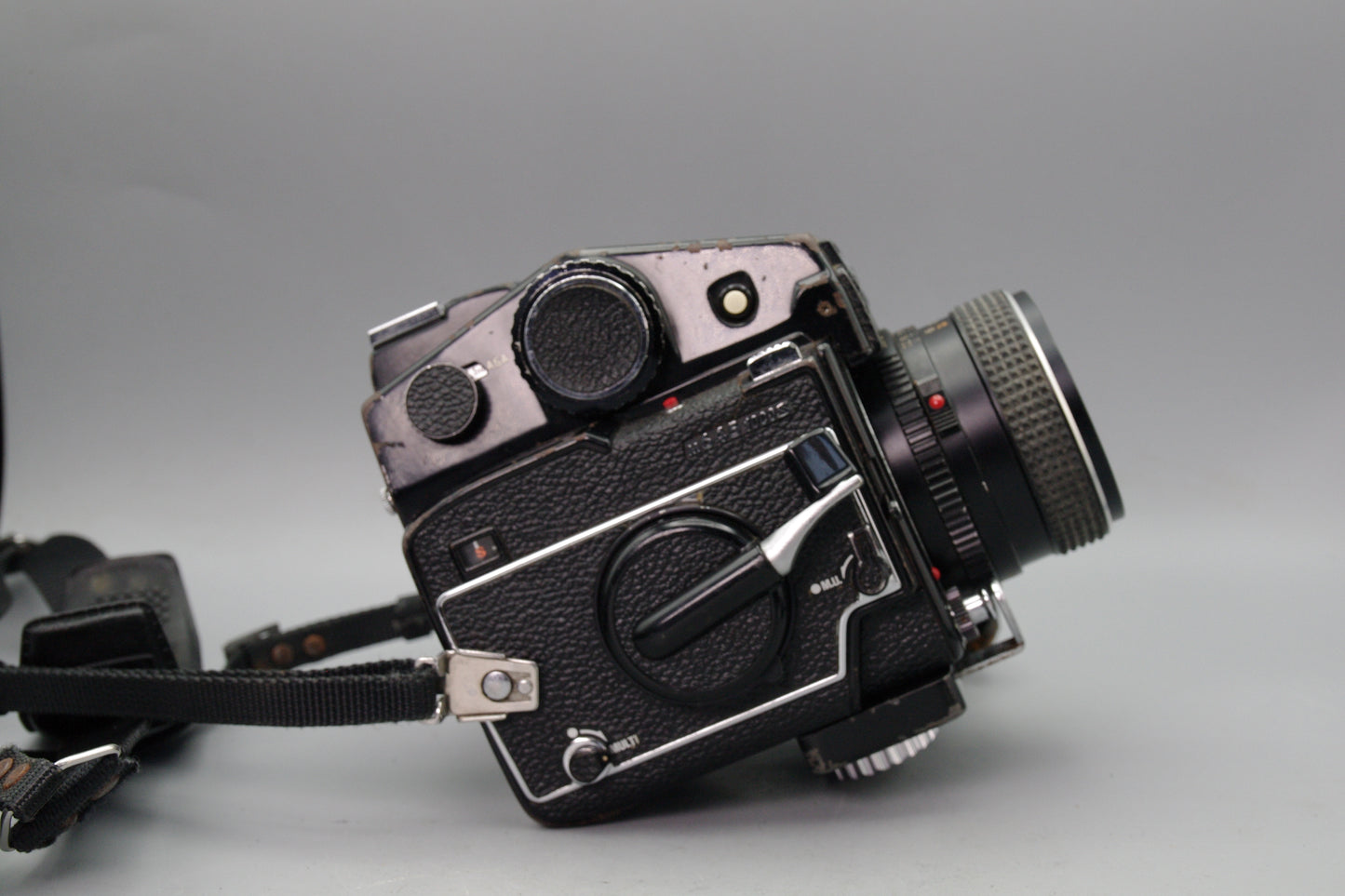 Mamiya M645 1000s with 80mm f/2.8, Grip and Metered Prism – Faults Listed