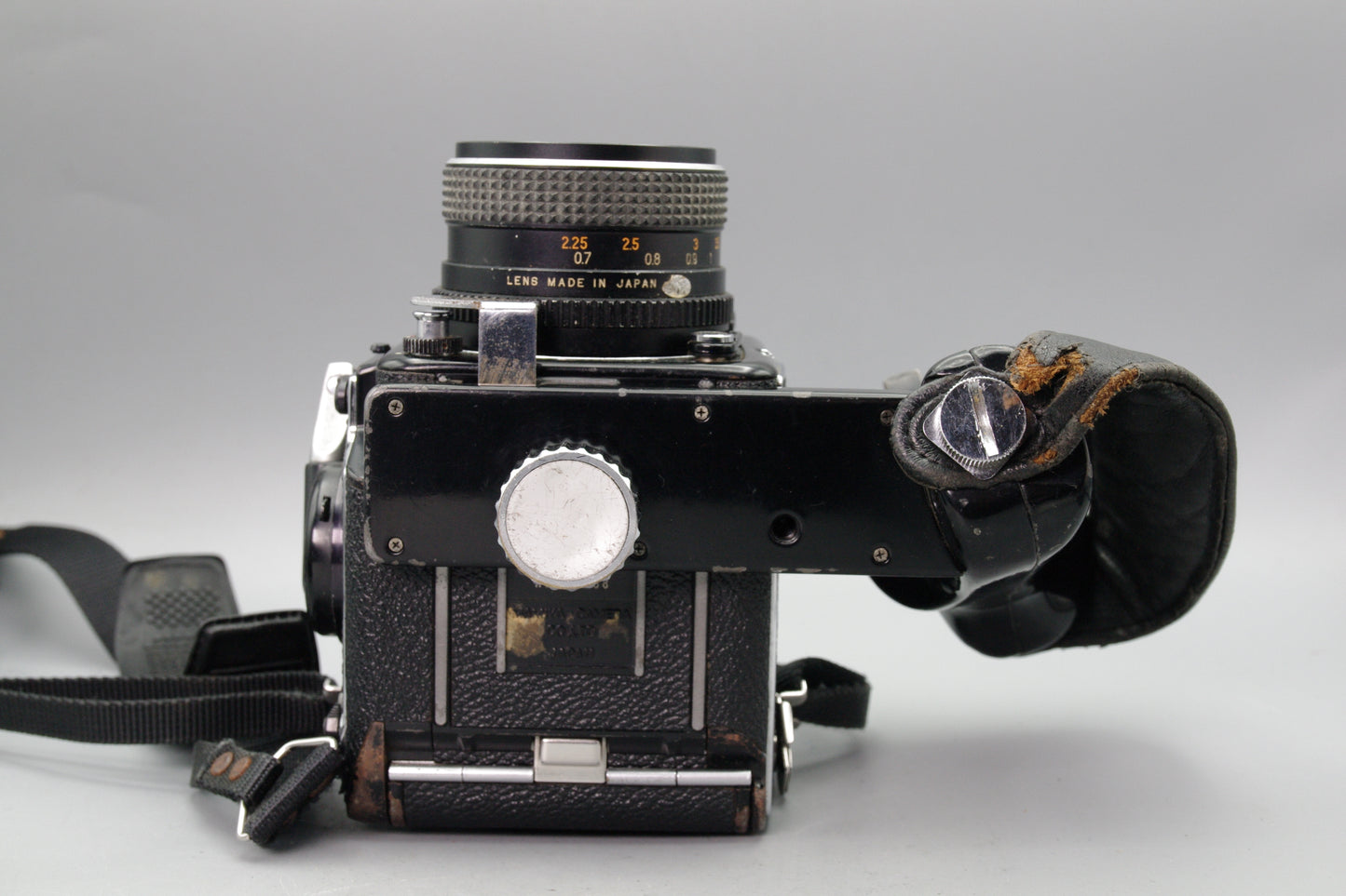 Mamiya M645 1000s with 80mm f/2.8, Grip and Metered Prism – Faults Listed