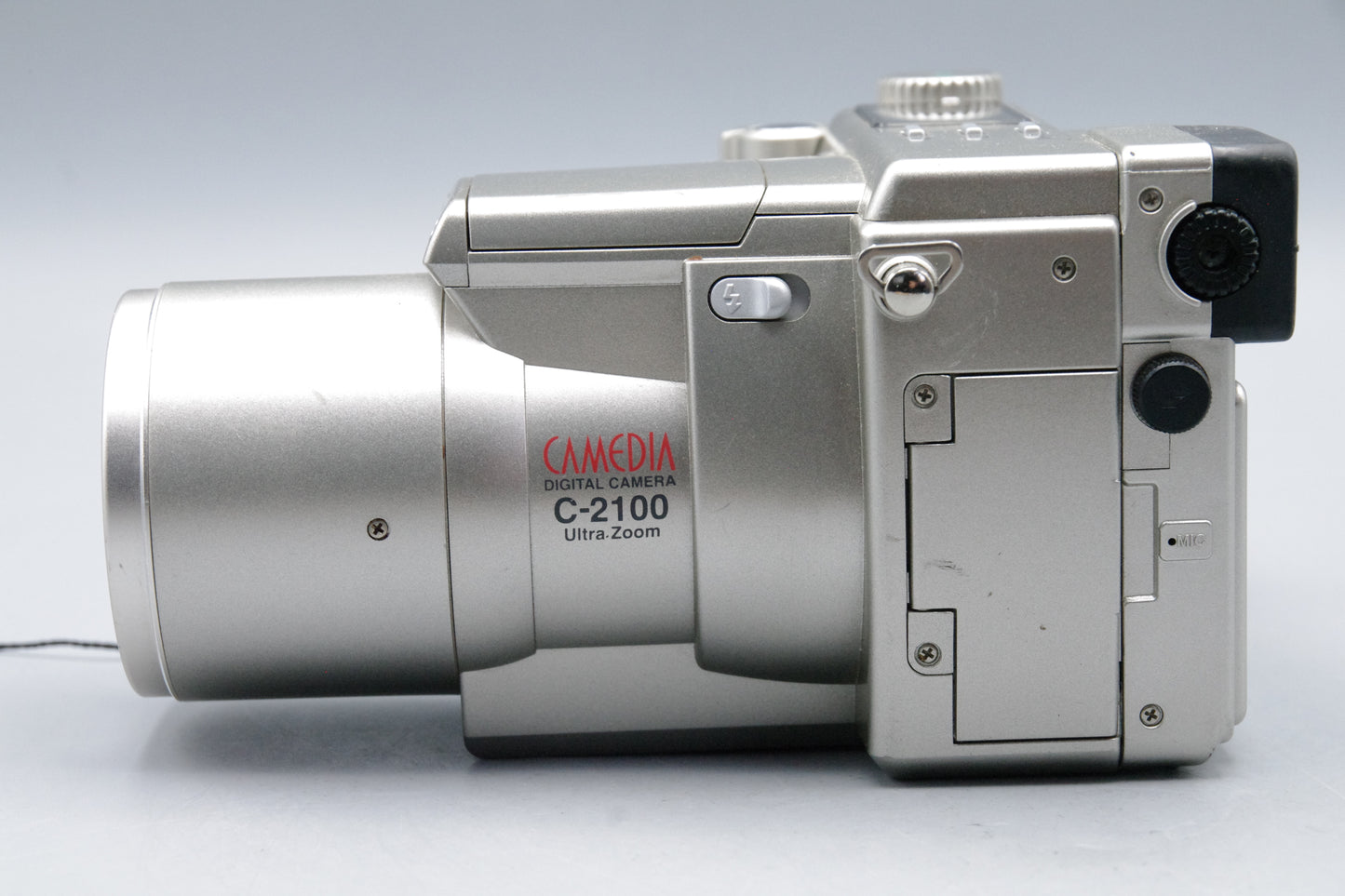 Olympus Camedia C‑2100 2.1MP Digital Camera – Tested & Working – Very Good