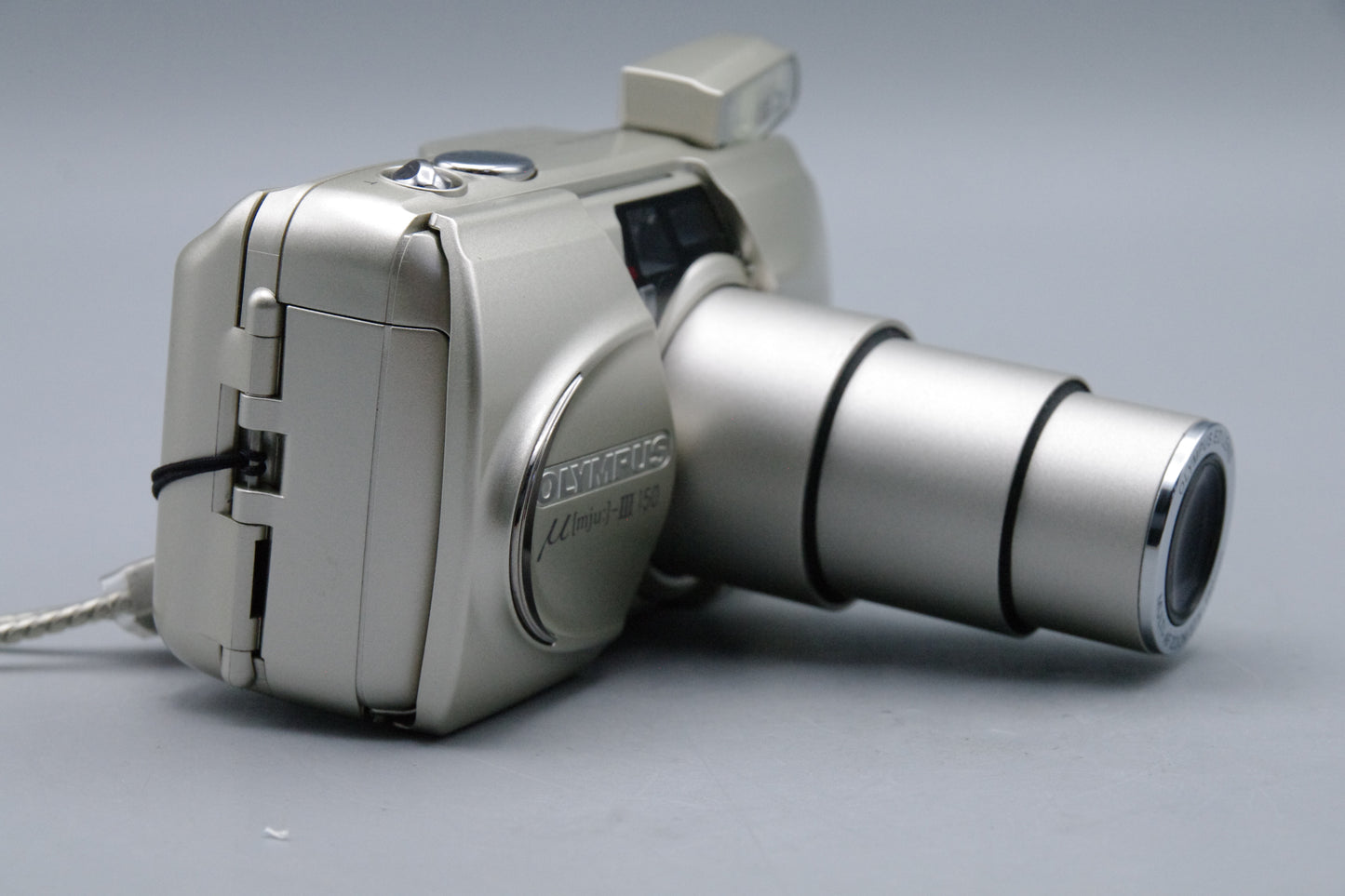 Olympus MJU Zoom III 150 35mm Camera – 37.5–150mm Lens, Excellent