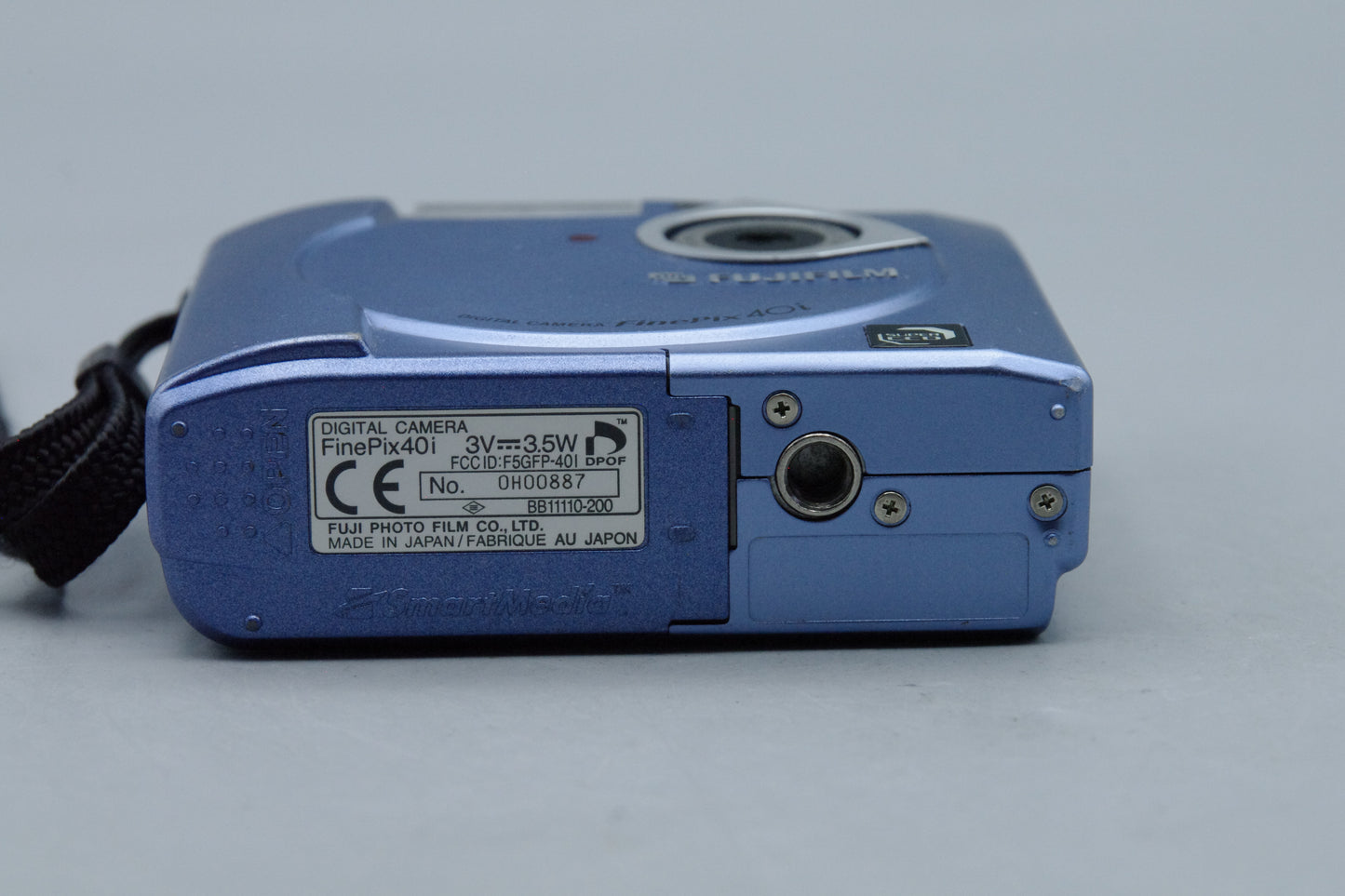 Fujifilm FinePix 40i 2.4MP Digital Camera – Blue – Tested &amp; Working – Very Good