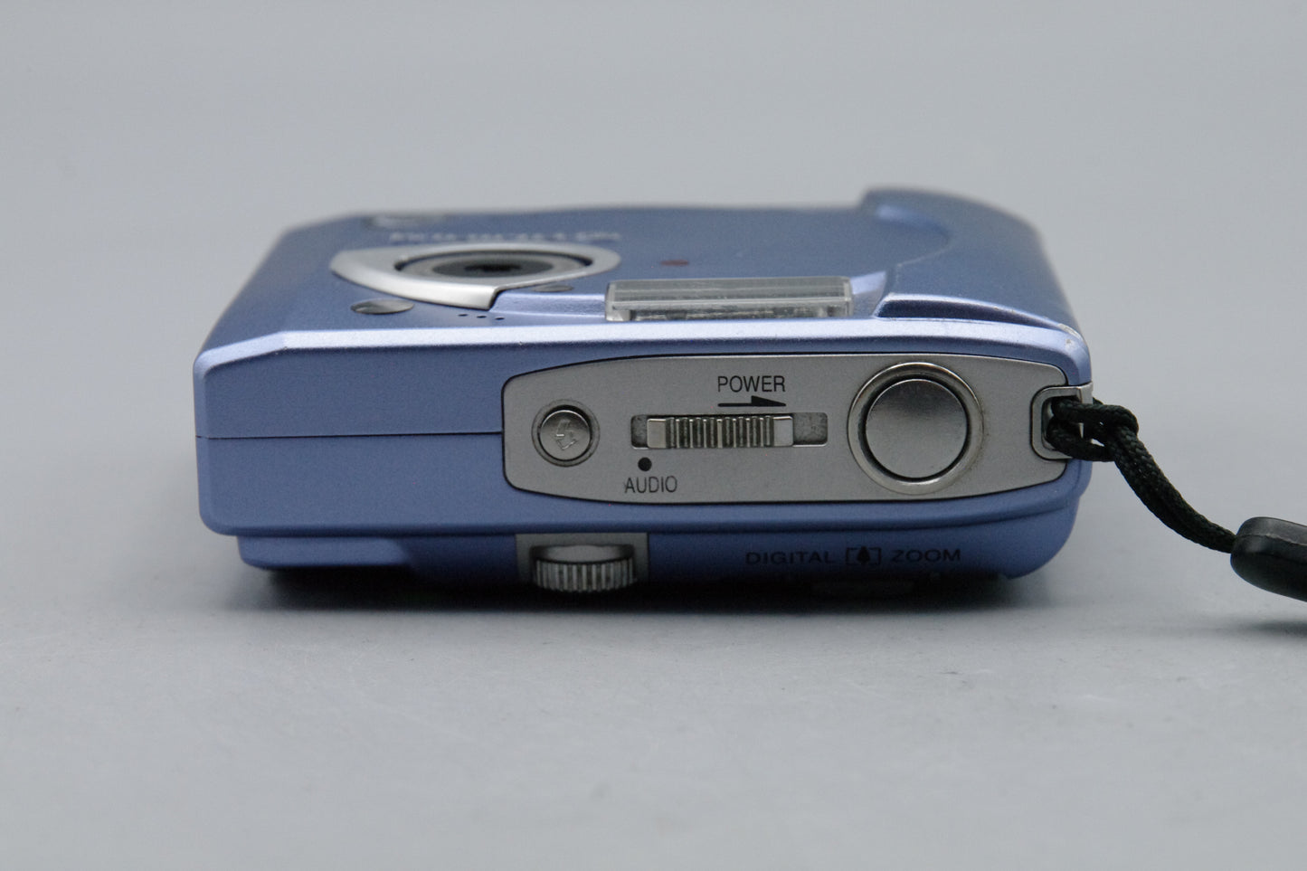 Fujifilm FinePix 40i 2.4MP Digital Camera – Blue – Tested &amp; Working – Very Good