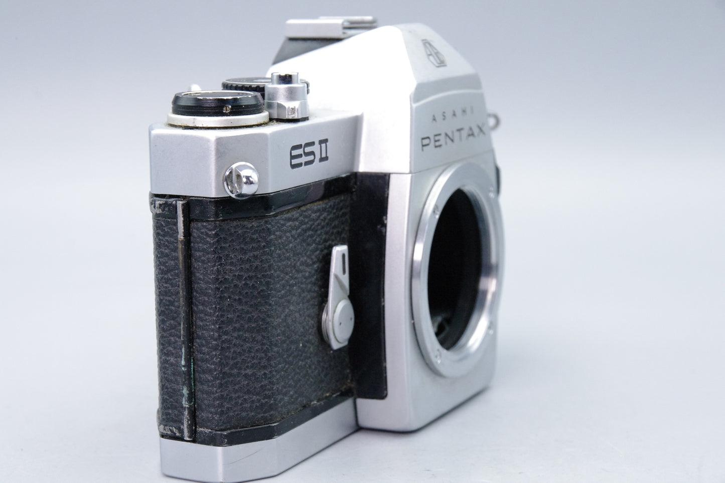 Pentax ESII 35mm SLR Film Camera – Shutter OK – Mirror Fault – Spares or Repair