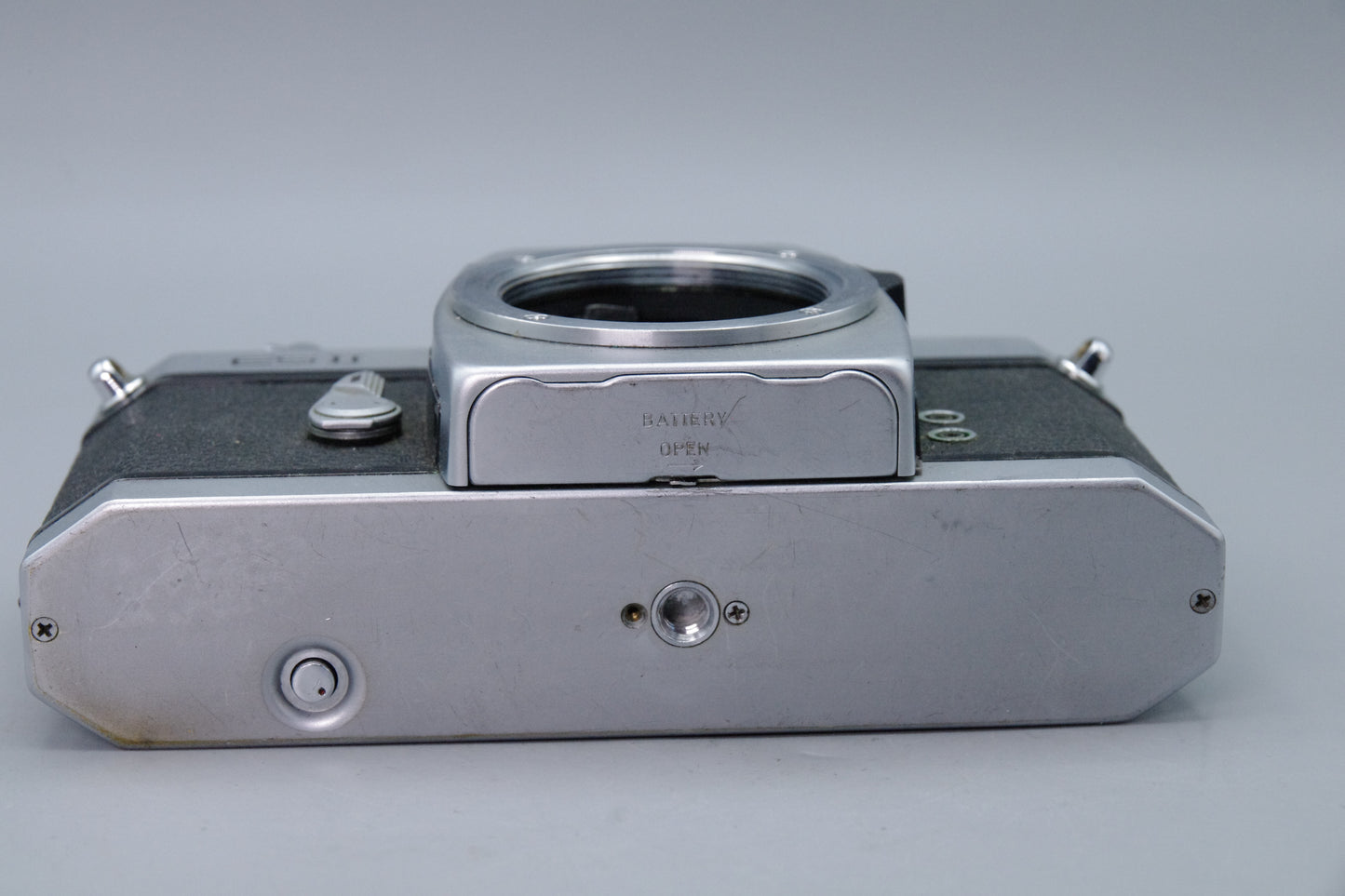 Pentax ESII 35mm SLR Film Camera – Shutter OK – Mirror Fault – Spares or Repair