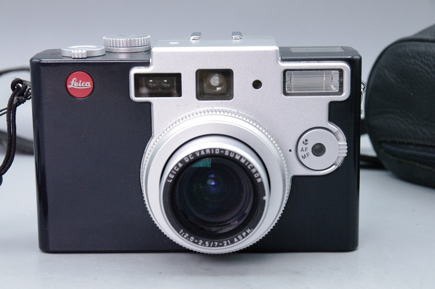 Leica Digilux 1 4MP Digital Camera – Leather Case &amp; Screen Cover – Excellent