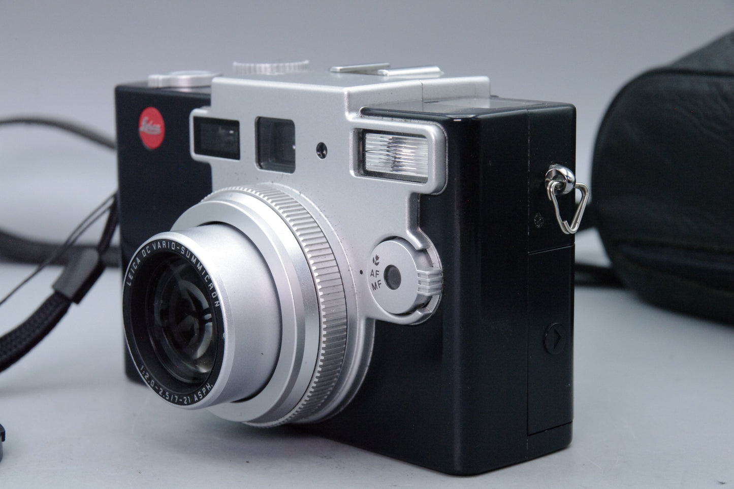 Leica Digilux 1 4MP Digital Camera – Leather Case &amp; Screen Cover – Excellent