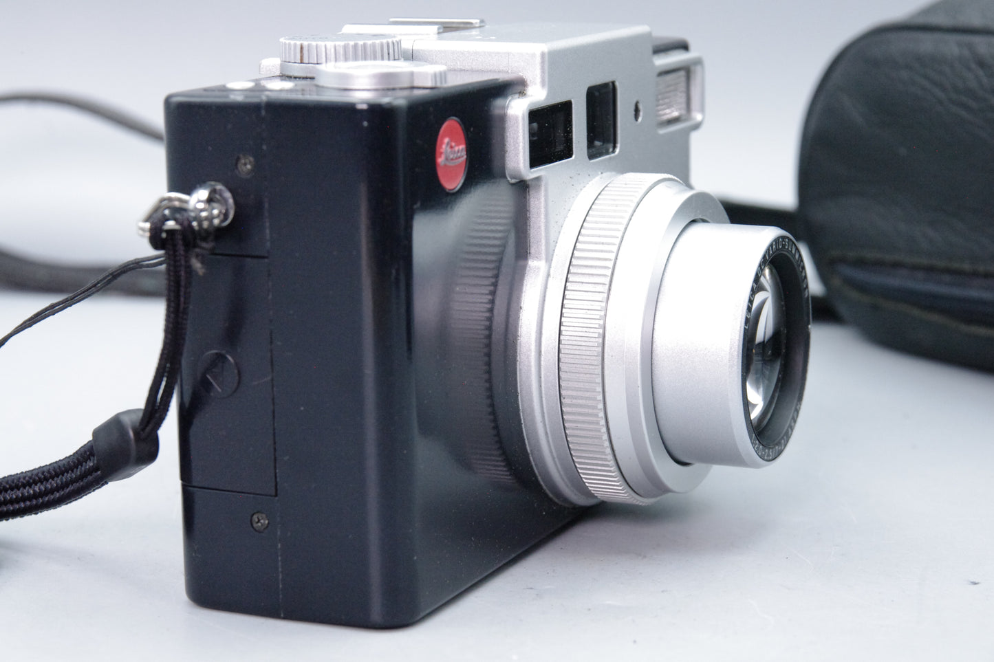 Leica Digilux 1 4MP Digital Camera – Leather Case &amp; Screen Cover – Excellent
