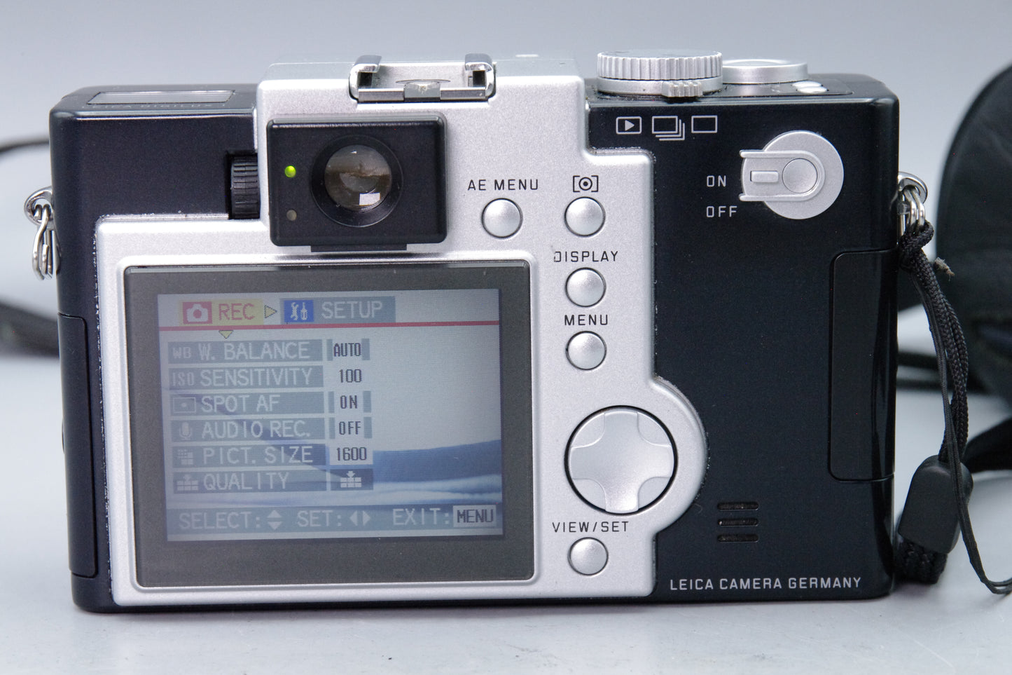 Leica Digilux 1 4MP Digital Camera – Leather Case &amp; Screen Cover – Excellent