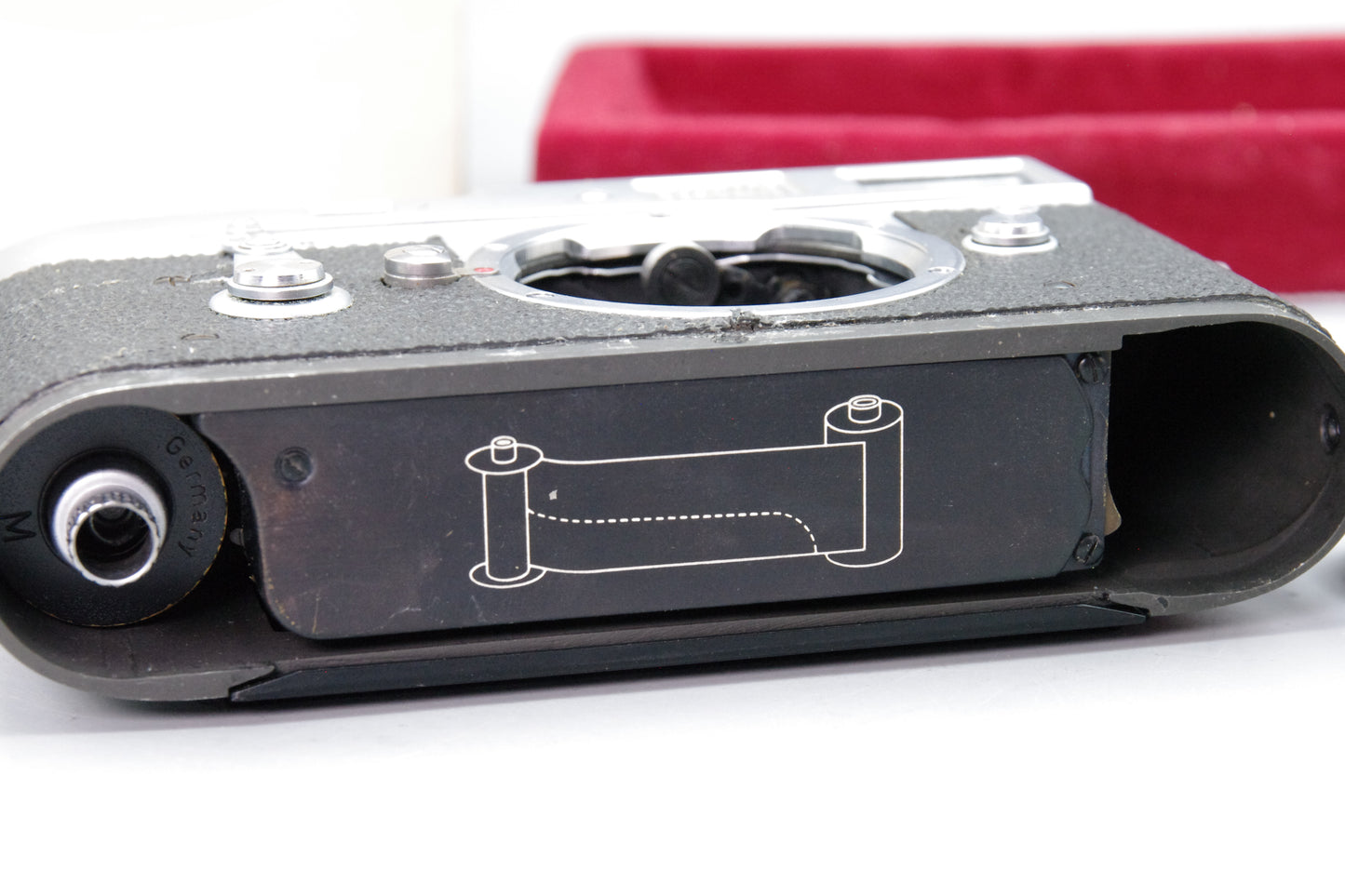 Leica M2 Rangefinder Body – 1962 – Matching Serial Box & Instructions – VGC