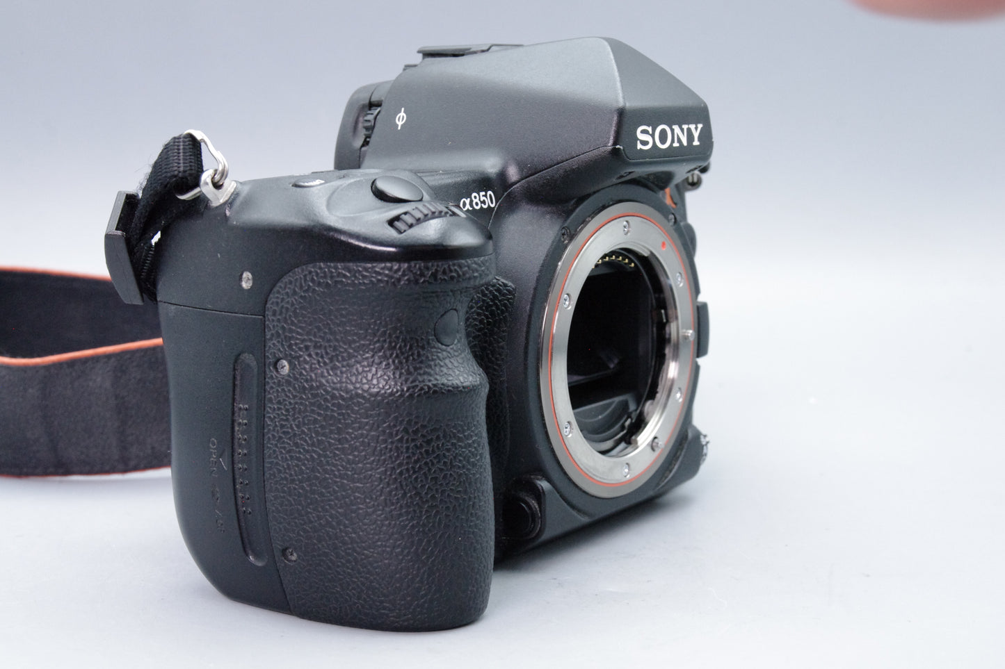 Sony A850 24MP Full‑Frame DSLR Camera – Excellent Condition – 30,341 Shutter Count