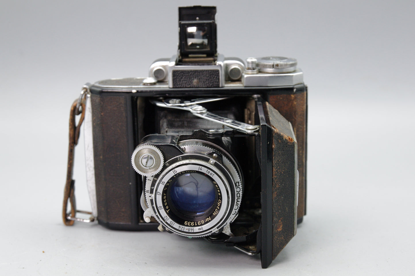 Zeiss Ikon Super Ikonta 531 – Tessar 75mm f/3.5 – Folding Rangefinder