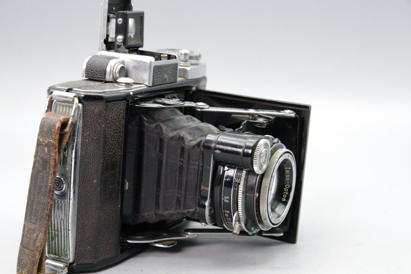 Zeiss Ikon Super Ikonta 531 – Tessar 75mm f/3.5 – Folding Rangefinder