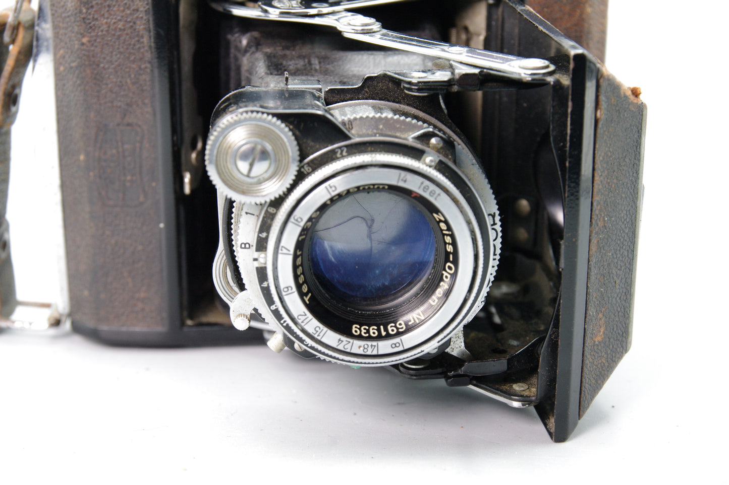 Zeiss Ikon Super Ikonta 531 – Tessar 75mm f/3.5 – Folding Rangefinder