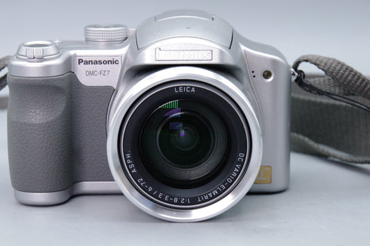 Panasonic Lumix DMC‑FZ7 6MP Bridge Camera – Leica 12× Zoom – MEGA O.I.S – Silver