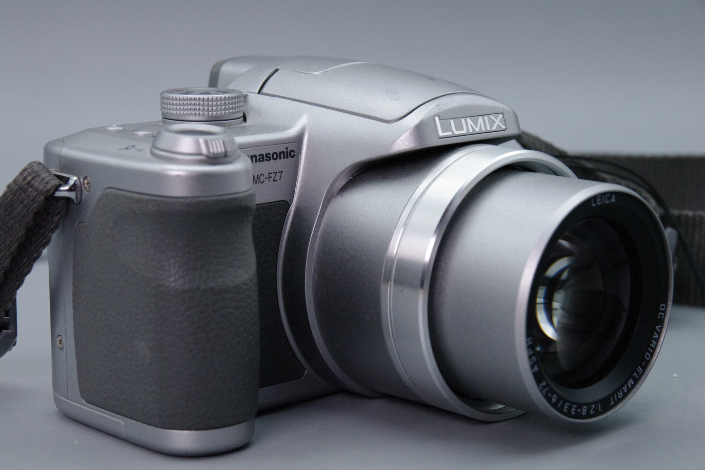 Panasonic Lumix DMC‑FZ7 6MP Bridge Camera – Leica 12× Zoom – MEGA O.I.S – Silver