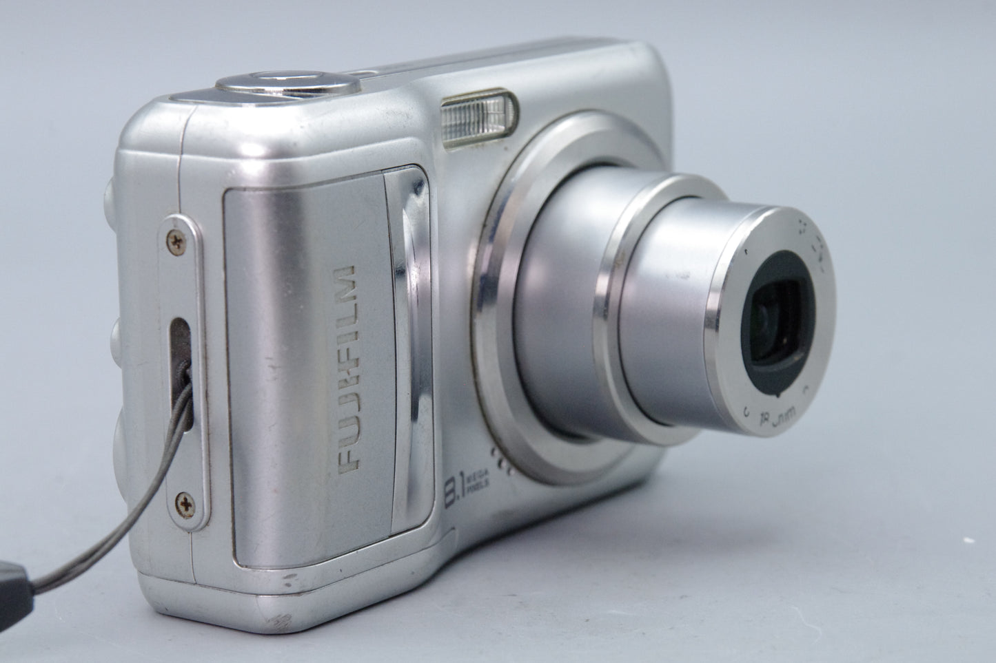 Fujifilm FinePix A850 Digital Camera – 8MP – 3× Zoom – VGC