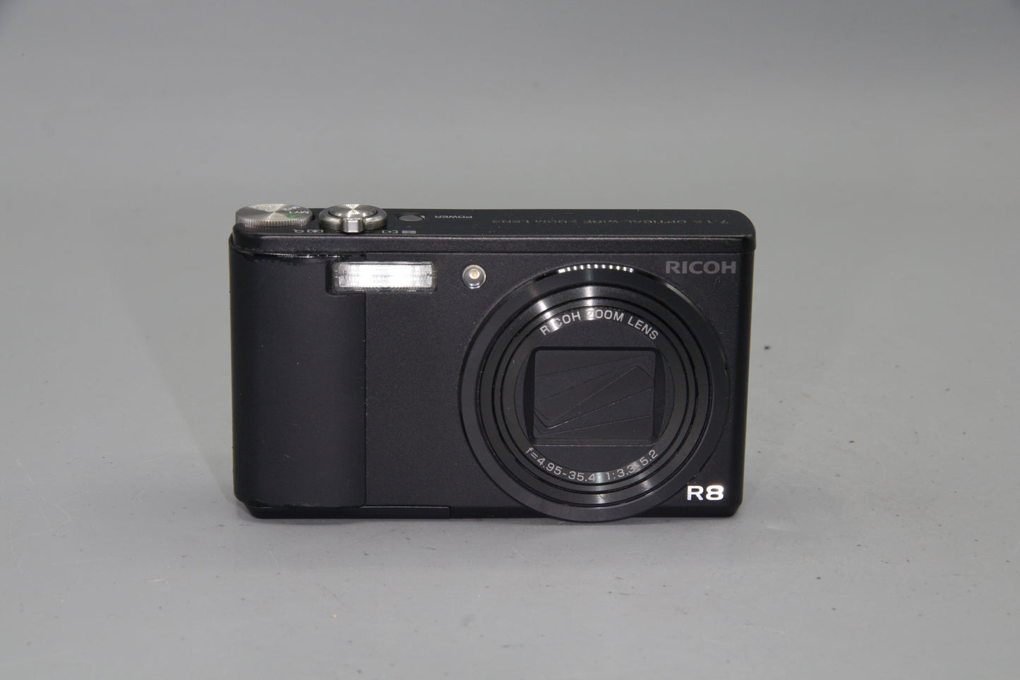Ricoh R8 Digital Camera - 10MP - 7.1x Zoom - Compact - Excellent