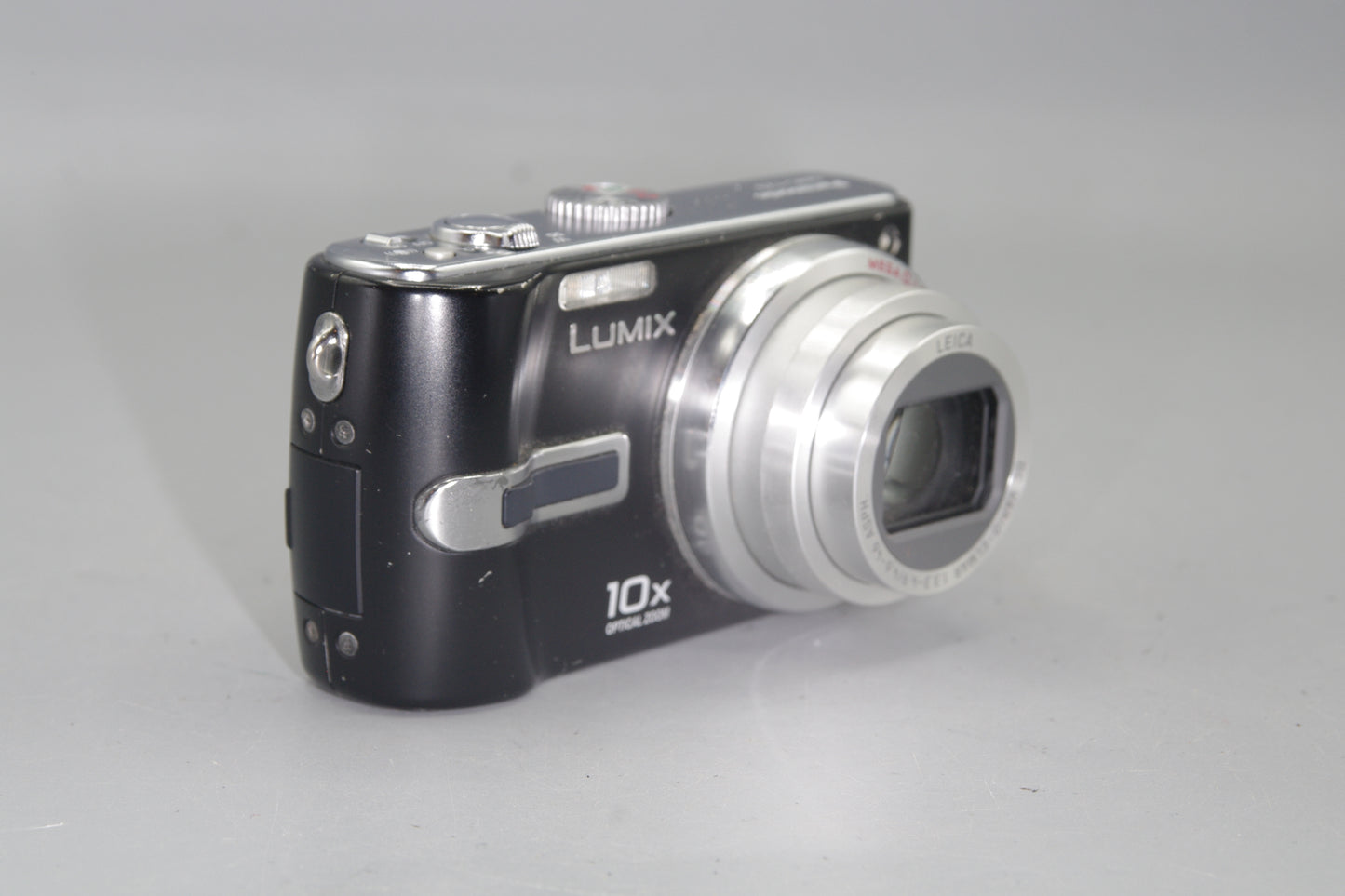 Panasonic Lumix DMC-TZ3 7.2MP 10x Zoom in Black