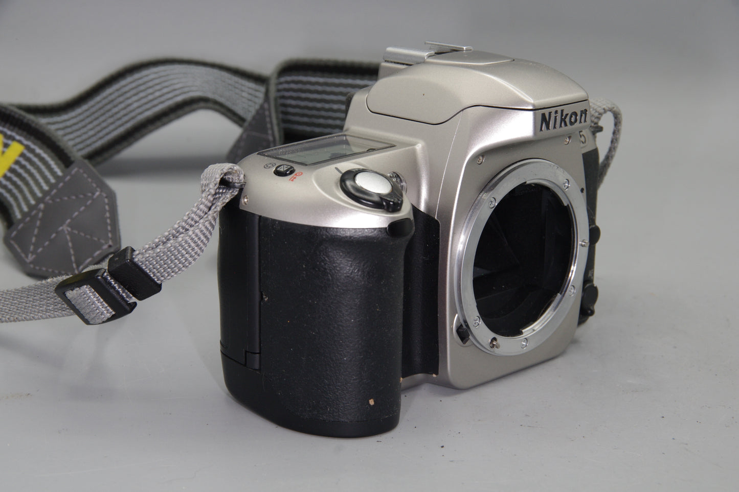 Nikon F65 35mm Film SLR Camera Body - Autofocus - Lightweight - Very Good