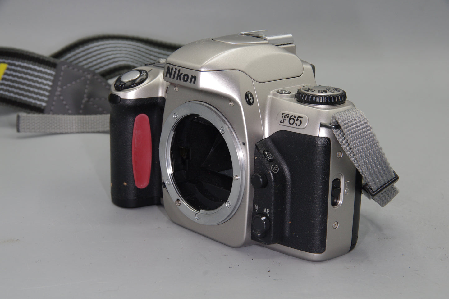 Nikon F65 35mm Film SLR Camera Body - Autofocus - Lightweight - Very Good