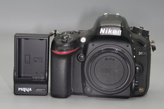 Nikon D600 24MP Full Frame DSLR Body with Battery and Charger