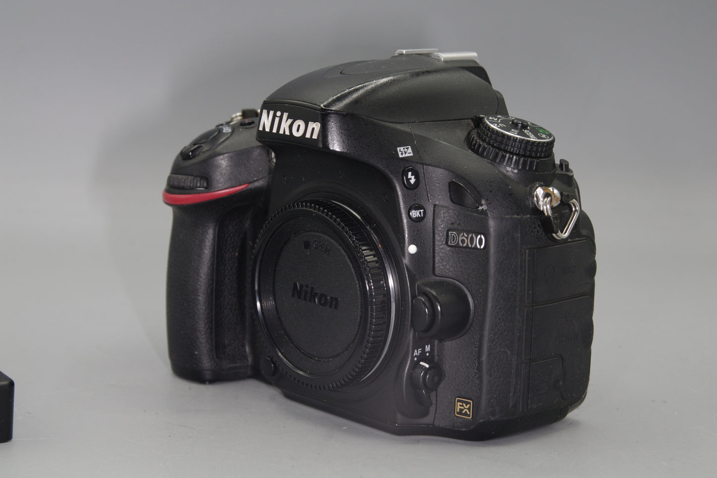 Nikon D600 24MP Full Frame DSLR Body with Battery and Charger