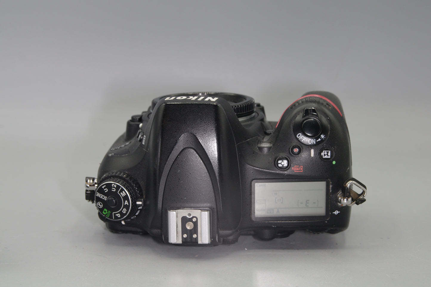 Nikon D600 24MP Full Frame DSLR Body with Battery and Charger
