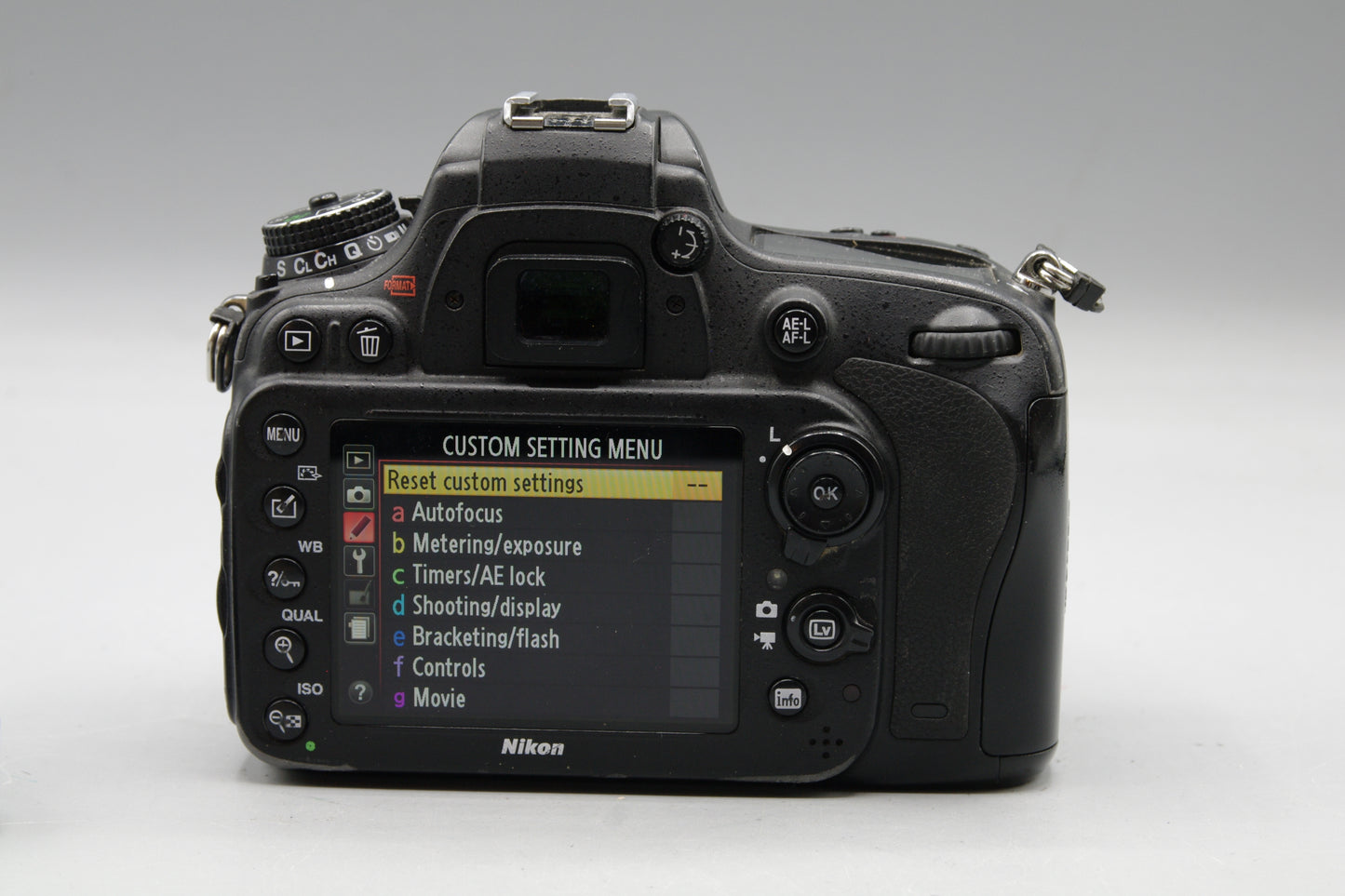 Nikon D600 24MP Full Frame DSLR Body with Battery and Charger