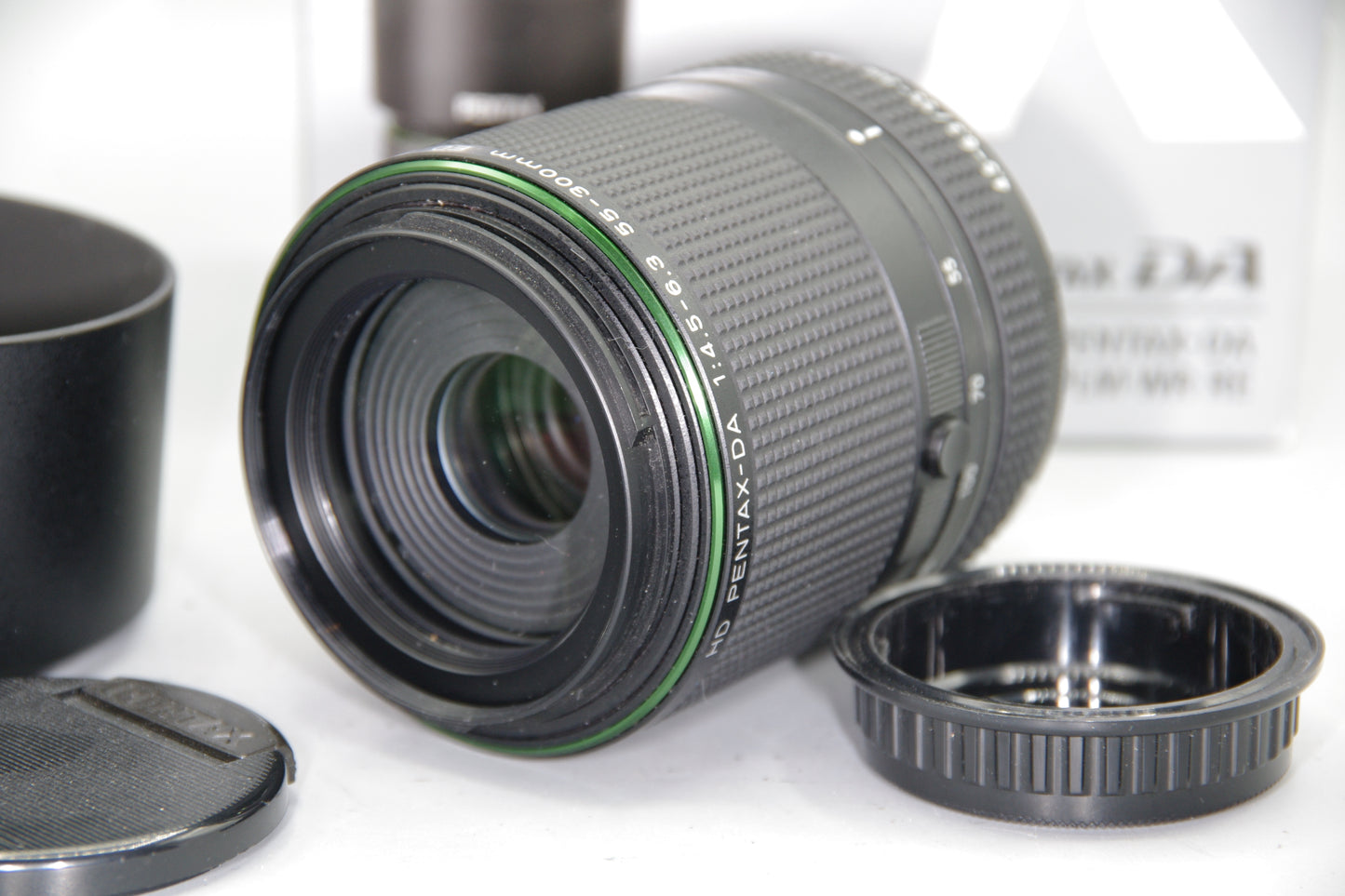 Pentax DA HD 55-300mm F/4.5-6.3ED PLM WR RE Mint Boxed Weather-Sealed