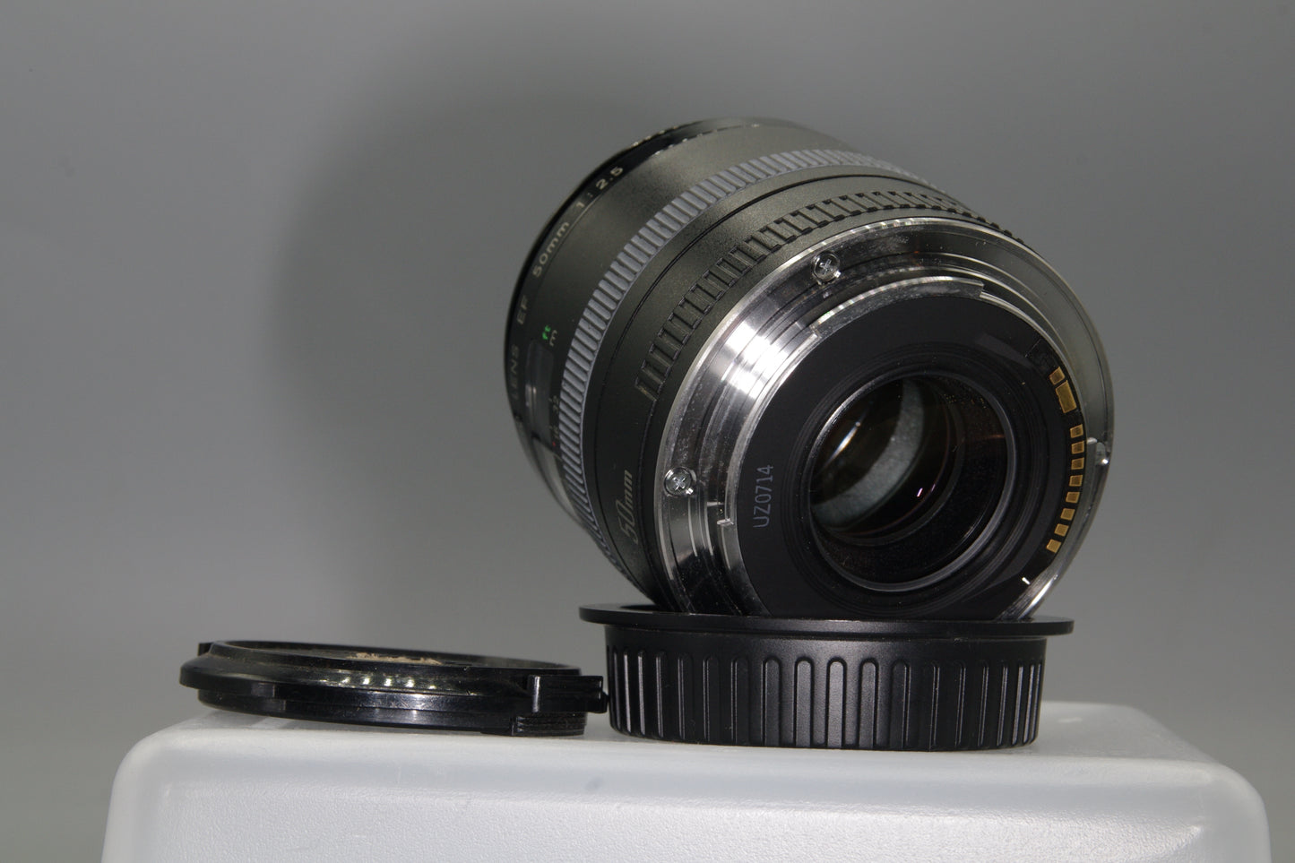 Canon EF 50mm f/2.5 Macro Lens EF Mount – Compact Macro Prime with Caps