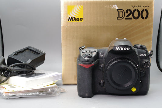 Nikon D200 10.2MP DSLR Camera Low Shutter Count 19455 Excellent Boxed