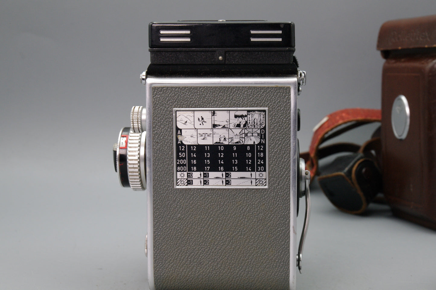 Rolleiflex 3.5 T TLR with 75mm f/3.5 Tessar Lens + Case – Meter Working