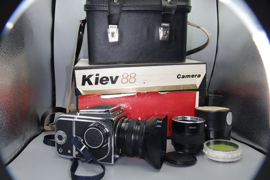 Kiev 88 Medium Format Camera Kit 80mm Lens Polaroid Back Roll Film Case Box