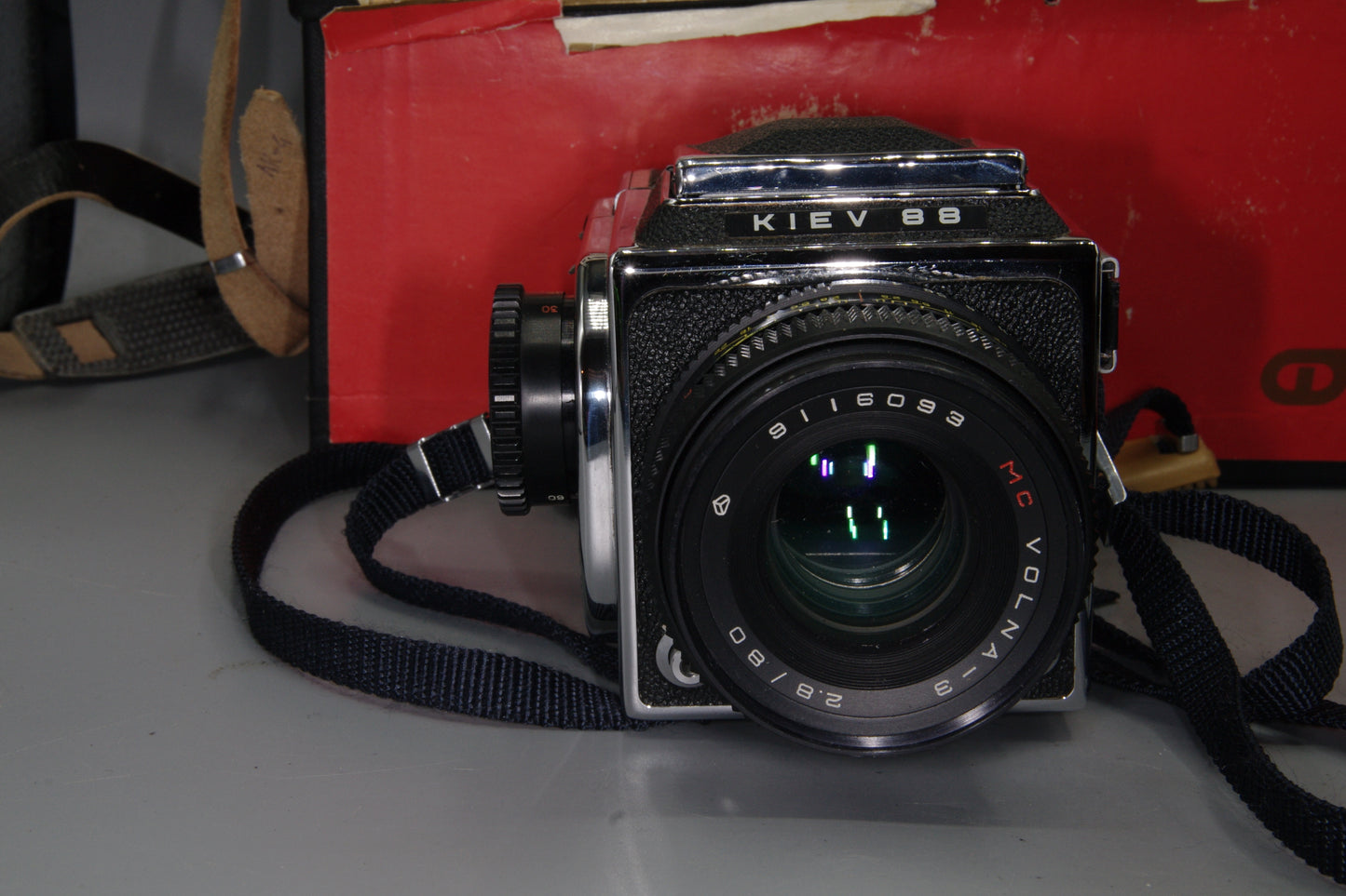 Kiev 88 Medium Format Camera Kit 80mm Lens Polaroid Back Roll Film Case Box