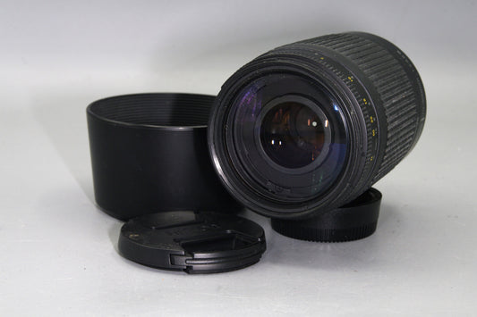 Nikon AF Nikkor 70-300mm F/4.0-5.6G Lens - with both caps and Hood