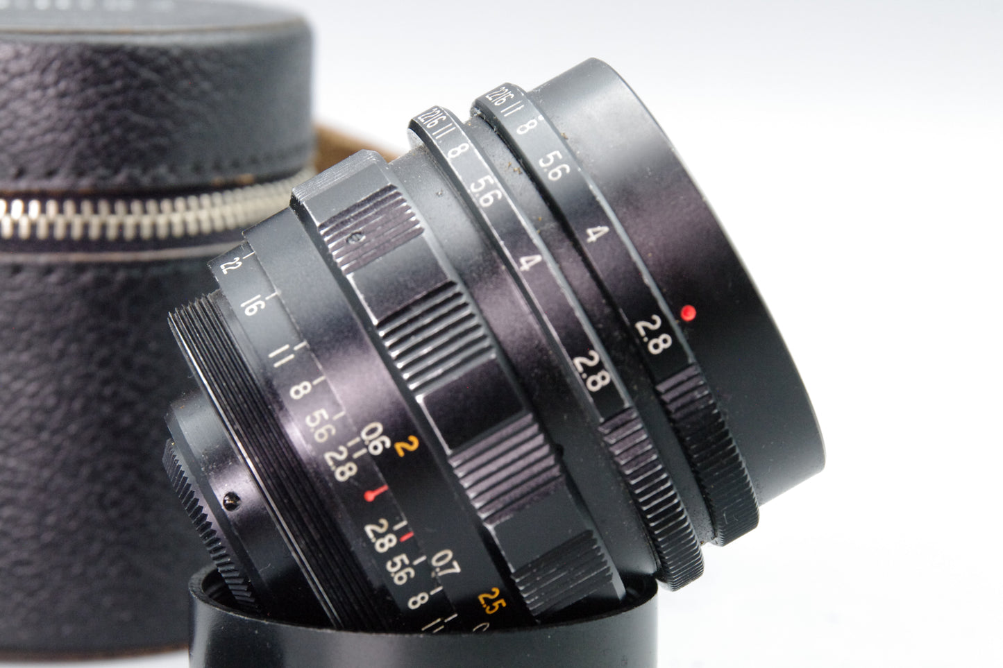 Hanimex 35mm f/2.8 Wide Angle Lens – M42 Mount – Very Good – With Case