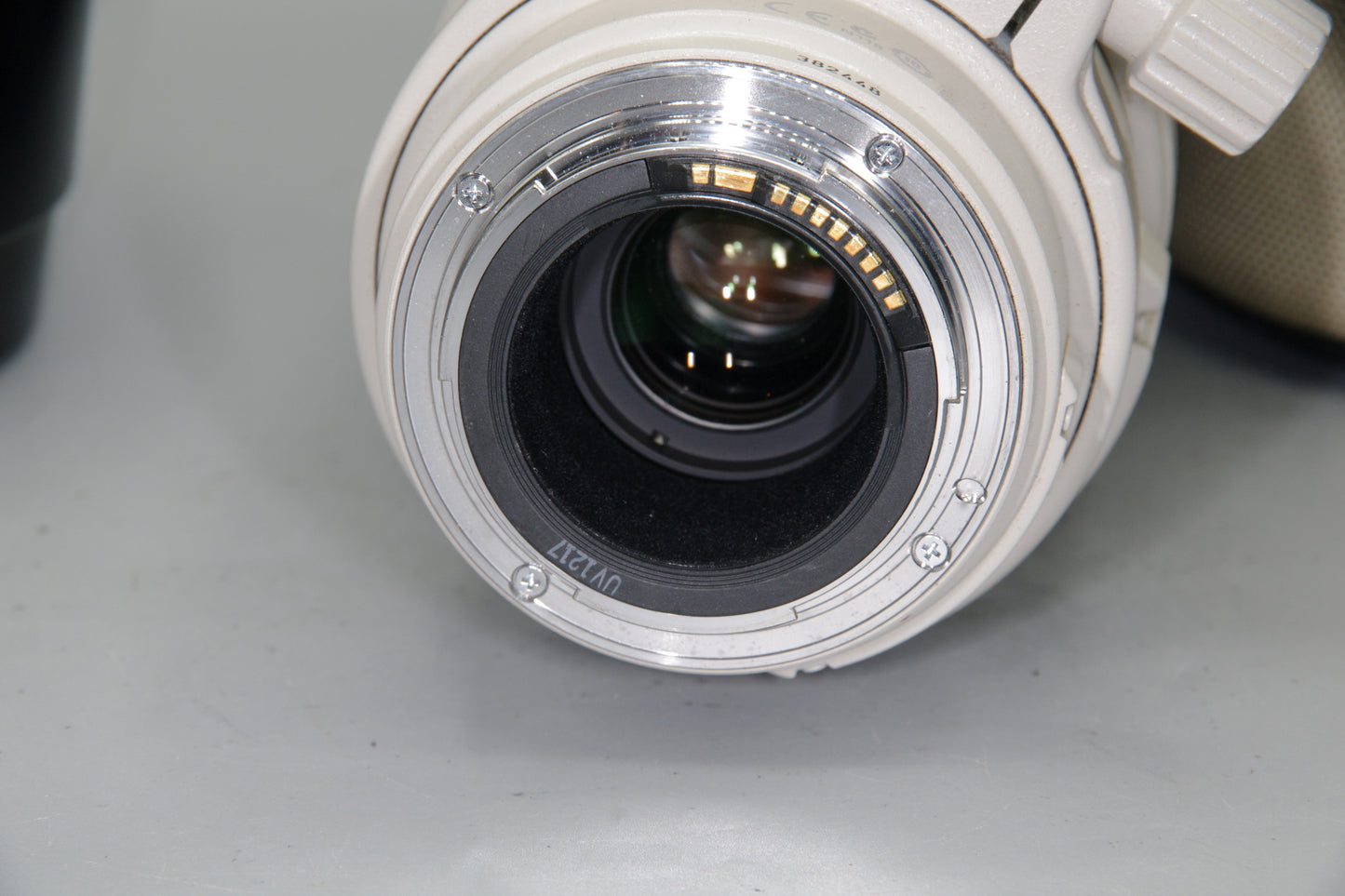 Canon EF 100-400mm f/4.5-5.6L IS USM Telephoto Zoom Lens  - Excellent