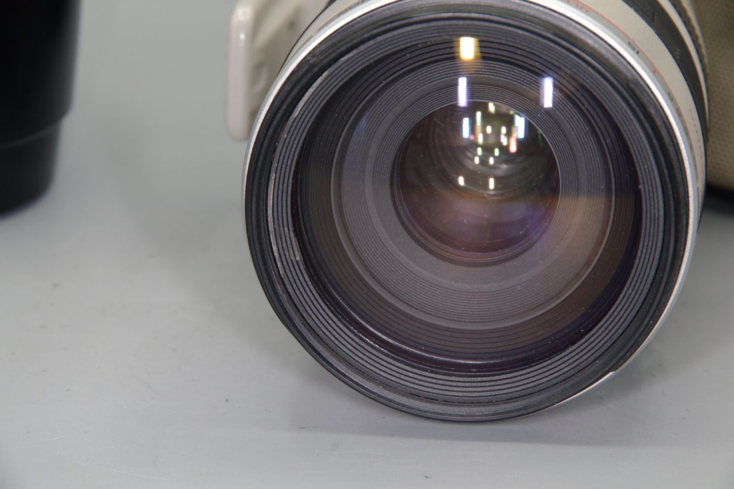 Canon EF 100-400mm f/4.5-5.6L IS USM Telephoto Zoom Lens  - Excellent