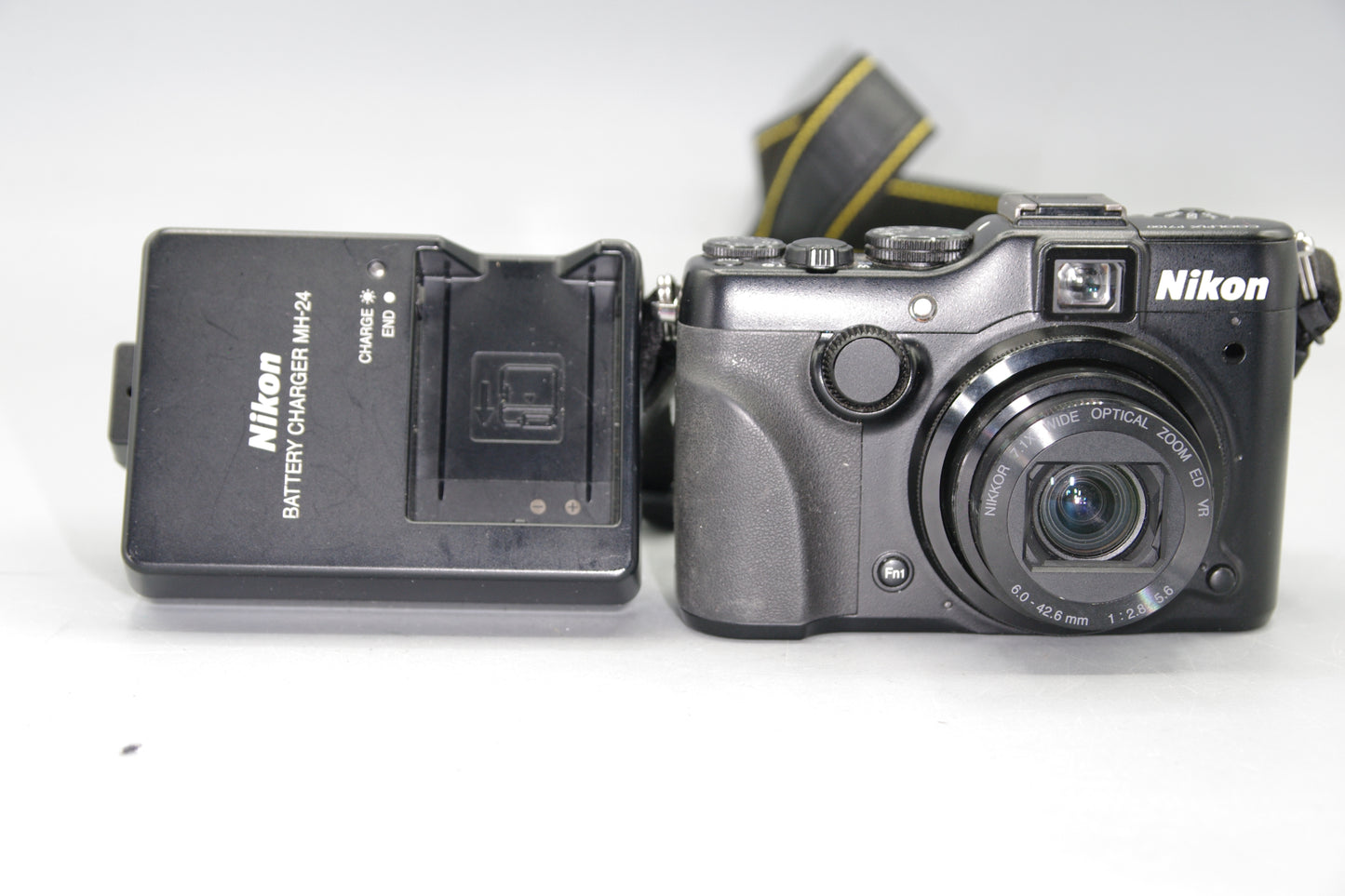 Nikon Coolpix P7100 10.1MP Digital  Camera - VGC