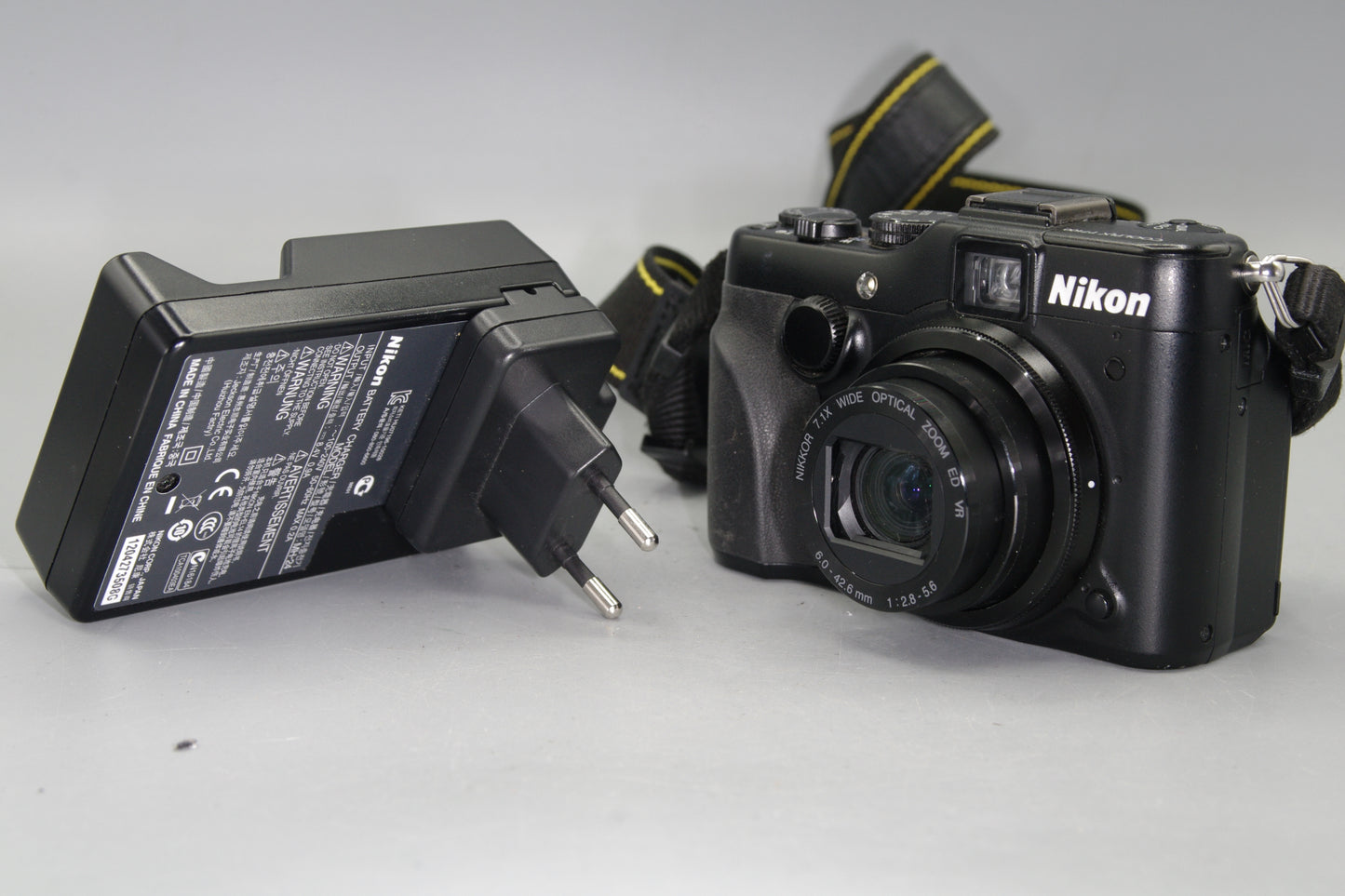 Nikon Coolpix P7100 10.1MP Digital  Camera - VGC