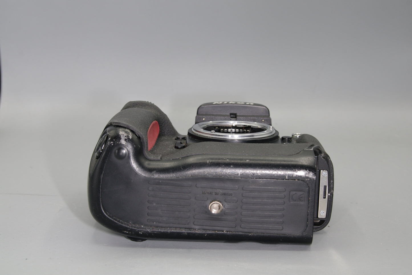 Nikon F5 Professional 35mm SLR - MF only