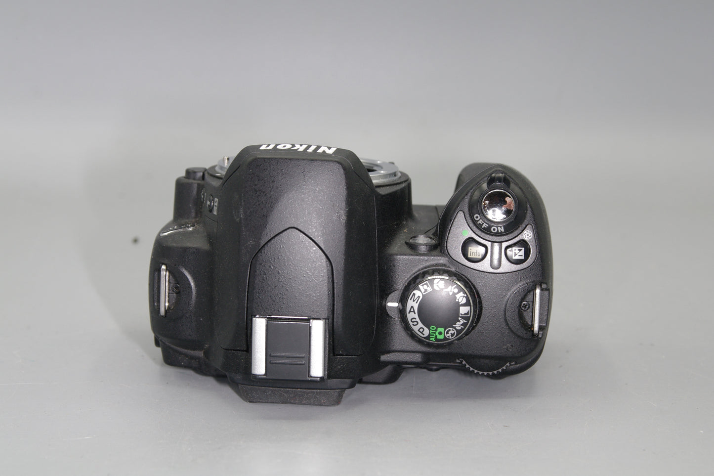 Nikon D40 6.1MP DSLR  - error