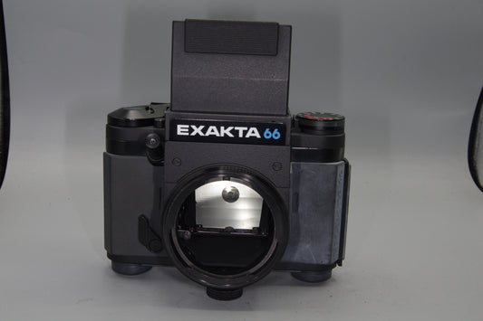 Exakta 66 Mod 2 Medium Format SLR Camera – 6×6 – West German