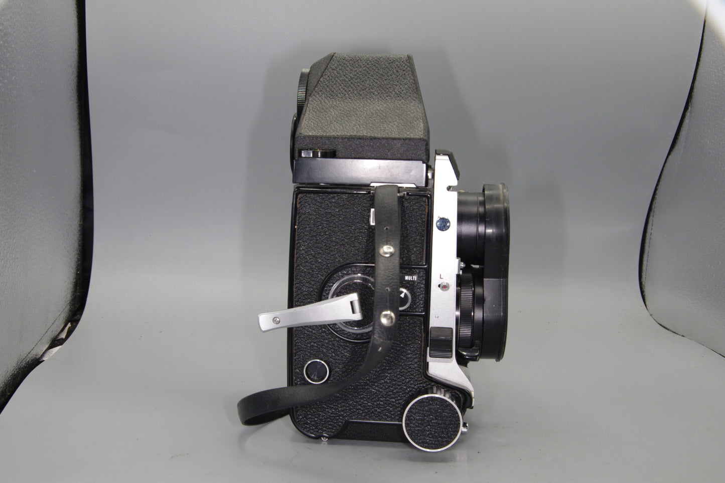 Mamiya C330 Pro F TLR + 80mm f/2.8 Blue Dot + Prism