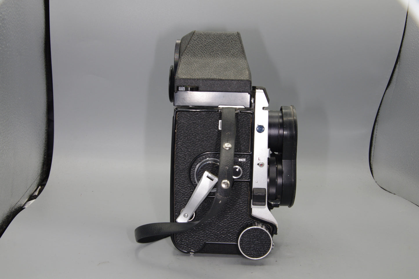 Mamiya C330 Pro F TLR + 80mm f/2.8 Blue Dot + Prism